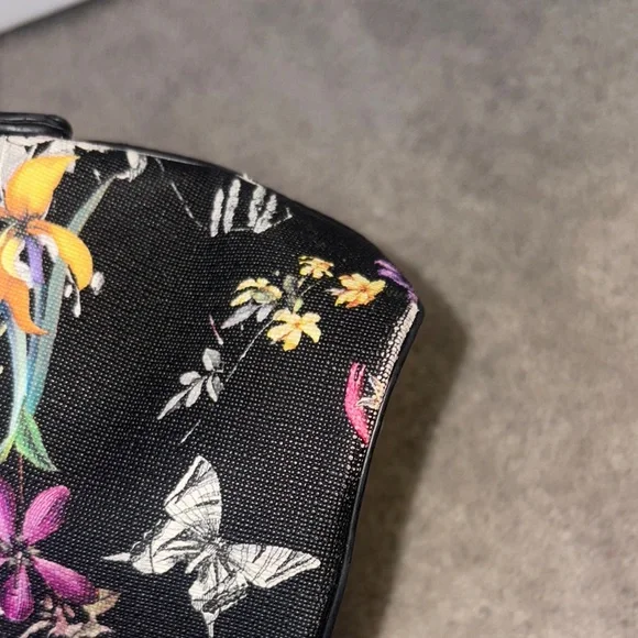 Kate Spade Black Crossbody Bag with Floral Design - Picture 9 of 10